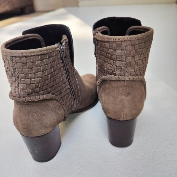 Jack Rogers Deborah Bootie Dark Brown Suede Size 7M, EUC - Picture 4 of 8